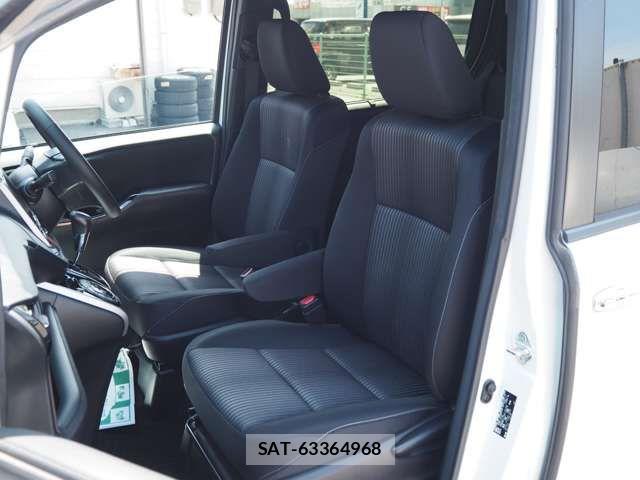 Toyota VOXY 2018-05 8369672-8