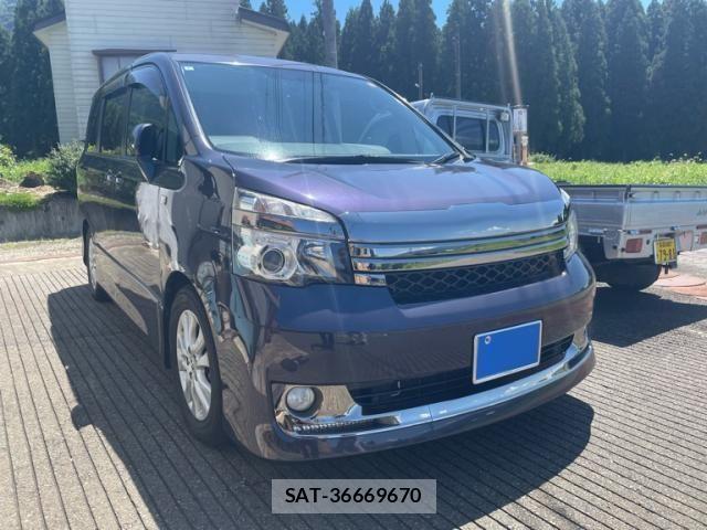 Toyota VOXY 2012-04 8369687-0