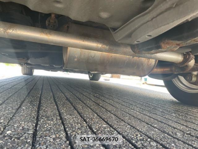 Toyota VOXY 2012-04 8369687-10