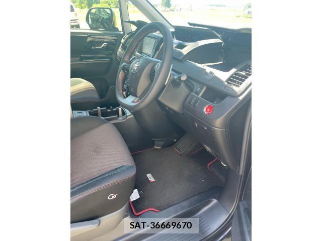 Toyota VOXY 2012-04 8369687-12