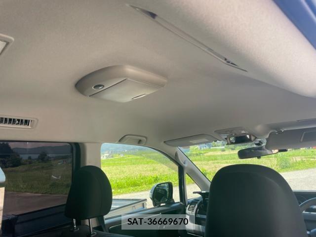 Toyota VOXY 2012-04 8369687-15
