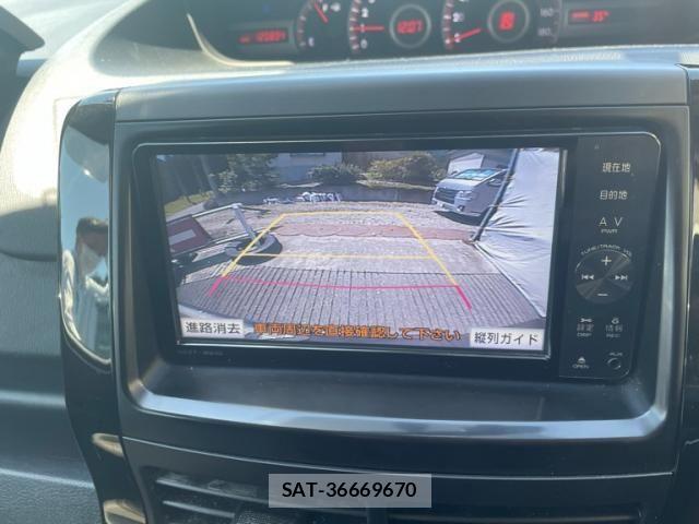 Toyota VOXY 2012-04 8369687-20