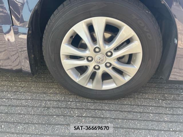 Toyota VOXY 2012-04 8369687-6