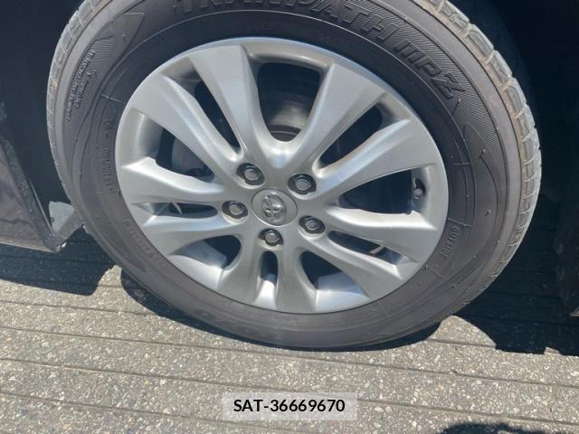 Toyota VOXY 2012-04 8369687-8
