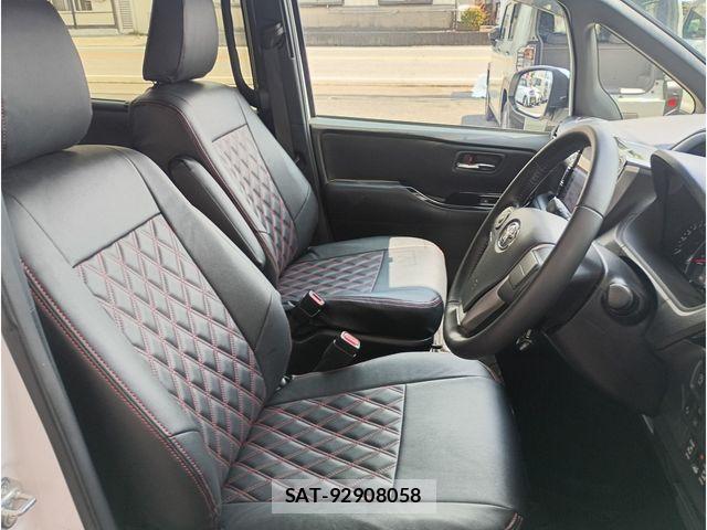 Toyota VOXY 2018-03 8369669-11