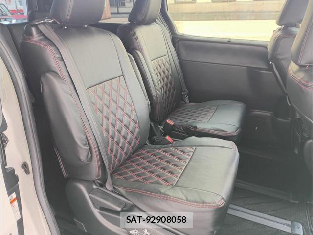 Toyota VOXY 2018-03 8369669-12
