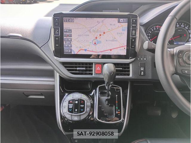 Toyota VOXY 2018-03 8369669-14