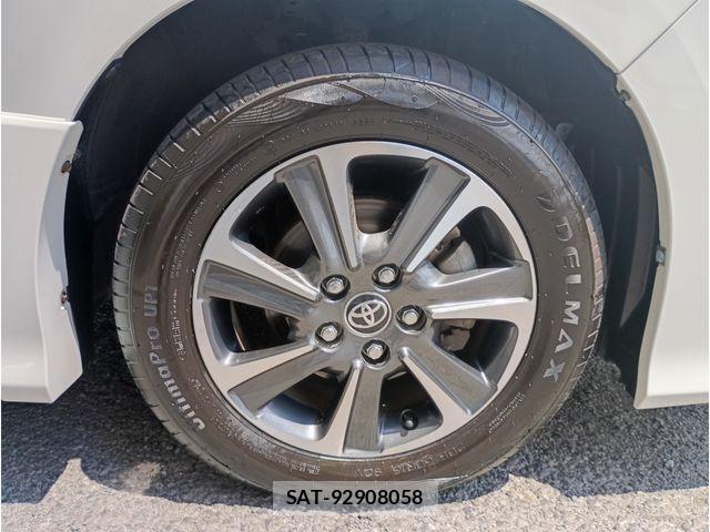 Toyota VOXY 2018-03 8369669-8