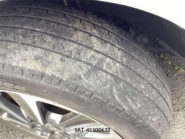 Toyota VOXY 2020-01 8369655-14