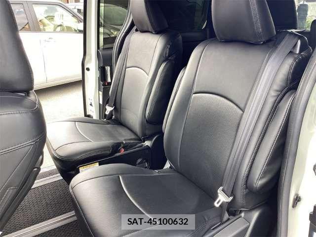 Toyota VOXY 2020-01 8369655-19