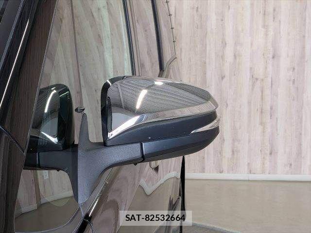 Toyota VOXY 2017-01 8369676-26