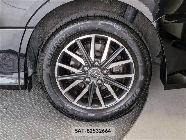 Toyota VOXY 2017-01 8369676-29