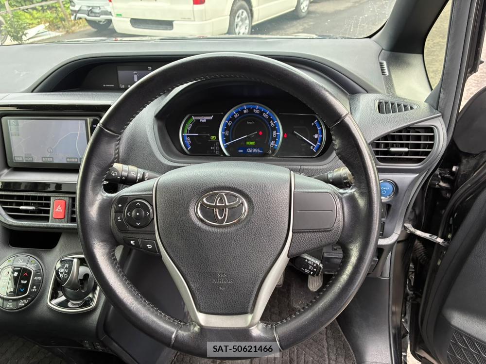 Toyota VOXY 2014-07 8344476-12