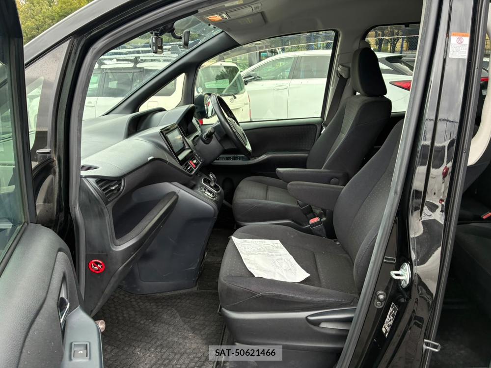 Toyota VOXY 2014-07 8344476-17
