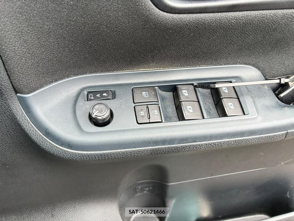 Toyota VOXY 2014-07 8344476-19