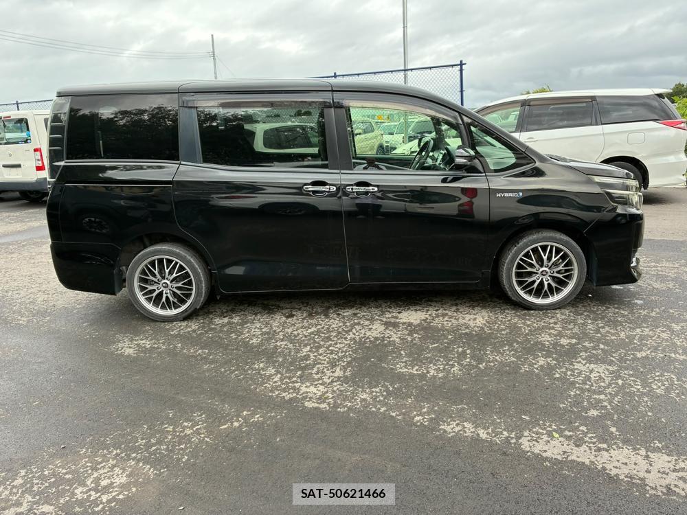 Toyota VOXY 2014-07 8344476-1