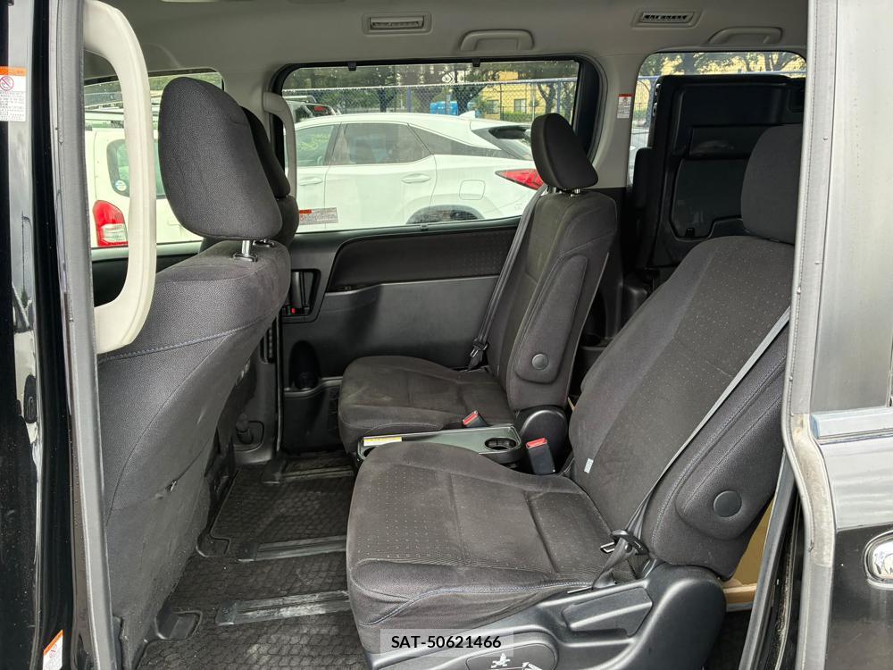 Toyota VOXY 2014-07 8344476-22