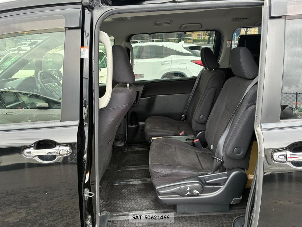 Toyota VOXY 2014-07 8344476-23
