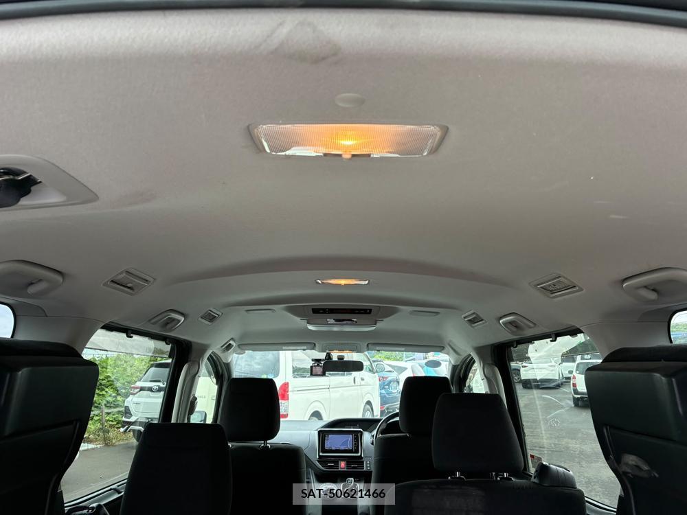 Toyota VOXY 2014-07 8344476-24