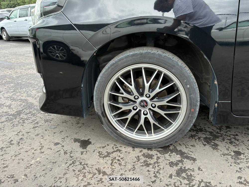 Toyota VOXY 2014-07 8344476-30
