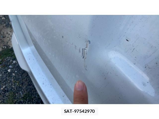 Toyota VOXY 2014-02 8372357-11