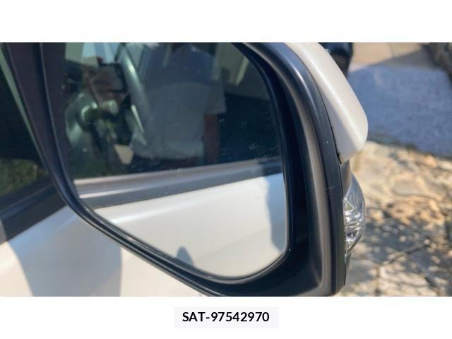 Toyota VOXY 2014-02 8372357-12