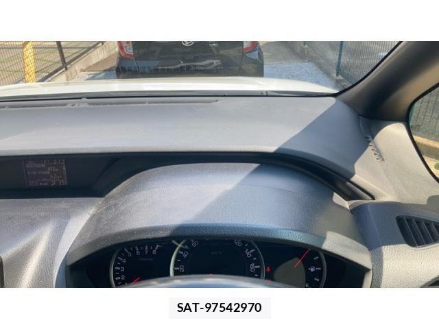Toyota VOXY 2014-02 8372357-19