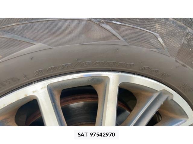 Toyota VOXY 2014-02 8372357-5