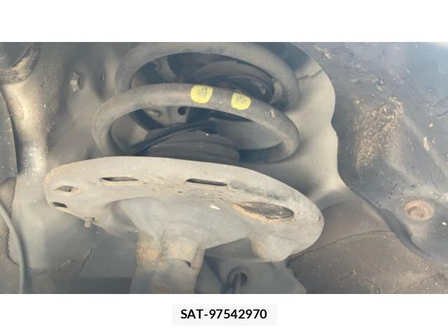 Toyota VOXY 2014-02 8372357-6
