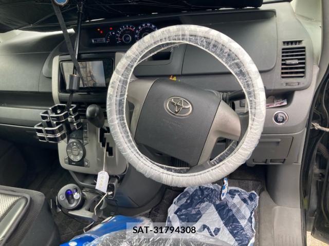 Toyota VOXY 2008-07 8372365-15