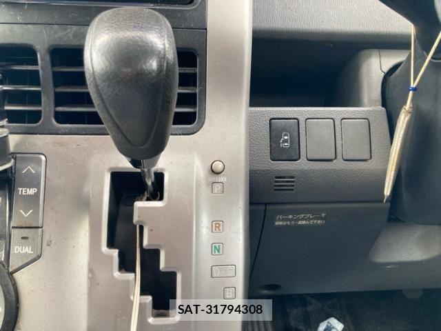 Toyota VOXY 2008-07 8372365-19