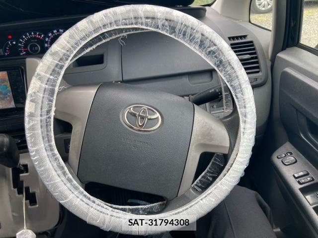 Toyota VOXY 2008-07 8372365-20