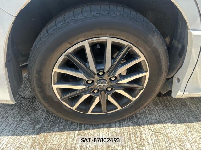 Toyota VOXY 2016-01 8372355-9