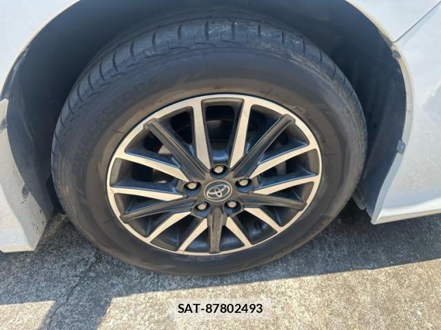 Toyota VOXY 2016-01 8372355-10