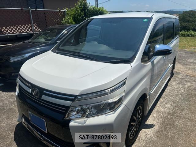Toyota VOXY 2016-01 8372355-1