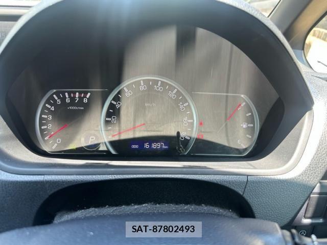 Toyota VOXY 2016-01 8372355-19