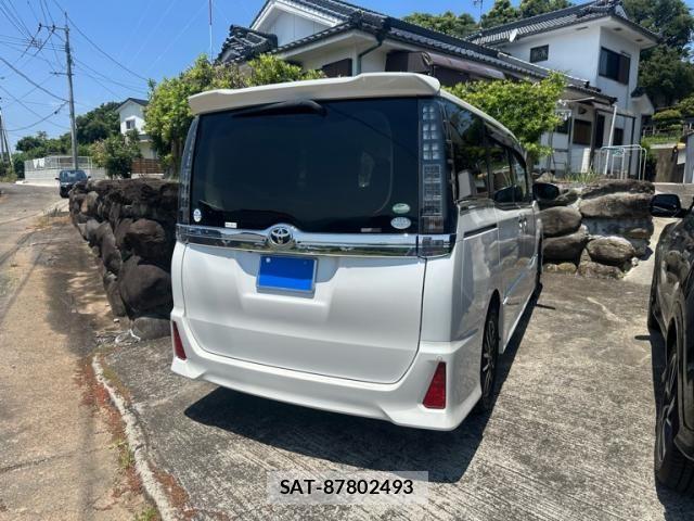 Toyota VOXY 2016-01 8372355-3