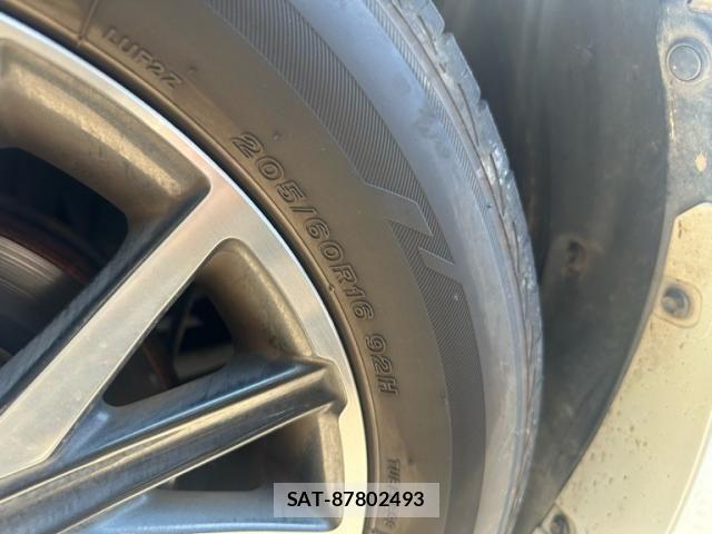 Toyota VOXY 2016-01 8372355-6