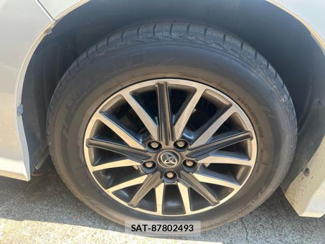 Toyota VOXY 2016-01 8372355-7