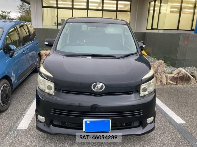 Toyota VOXY 2009-11 8372364-0
