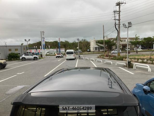 Toyota VOXY 2009-11 8372364-3