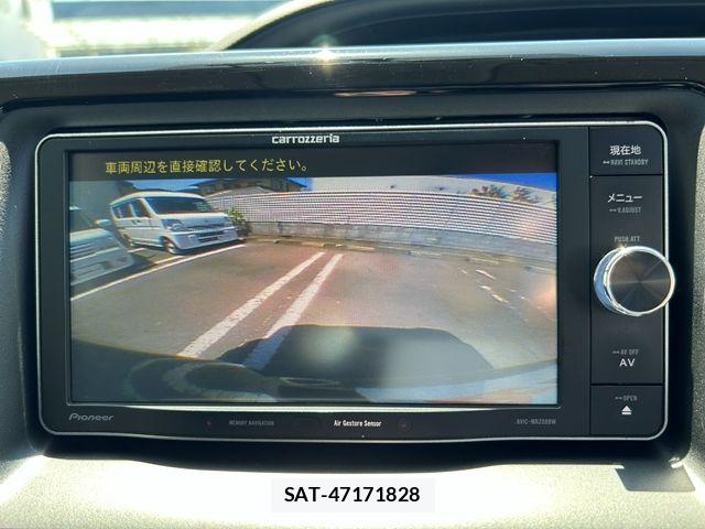 Toyota VOXY 2014-04 8372354-23