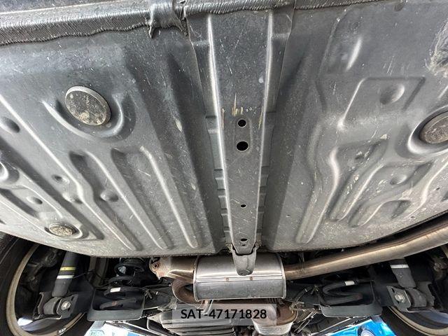 Toyota VOXY 2014-04 8372354-26