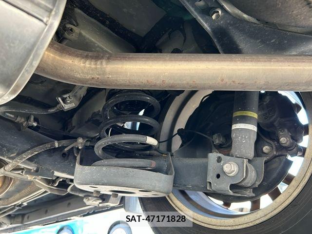 Toyota VOXY 2014-04 8372354-27