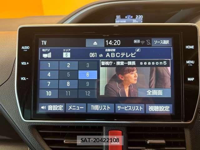 Toyota VOXY 2018-09 8372351-2