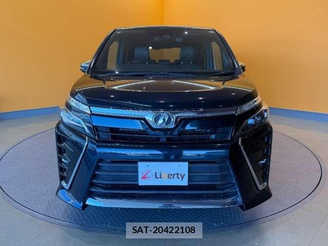 Toyota VOXY 2018-09 8372351-5