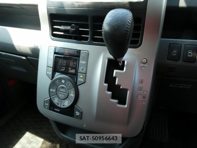Toyota VOXY 2010-02 8372360-16