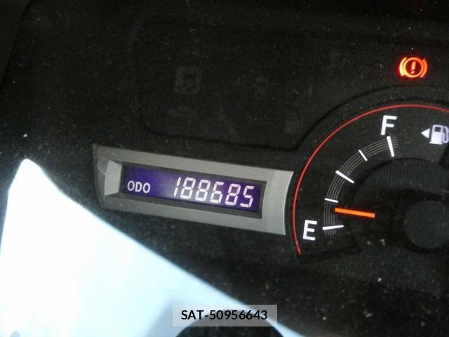 Toyota VOXY 2010-02 8372360-20