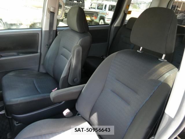 Toyota VOXY 2010-02 8372360-25