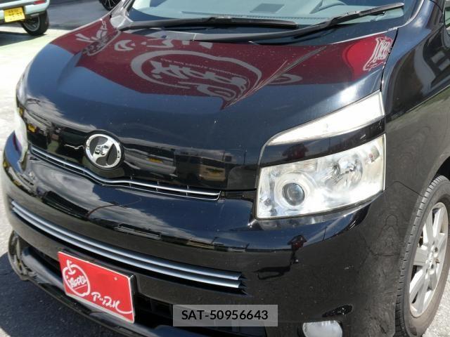 Toyota VOXY 2010-02 8372360-5